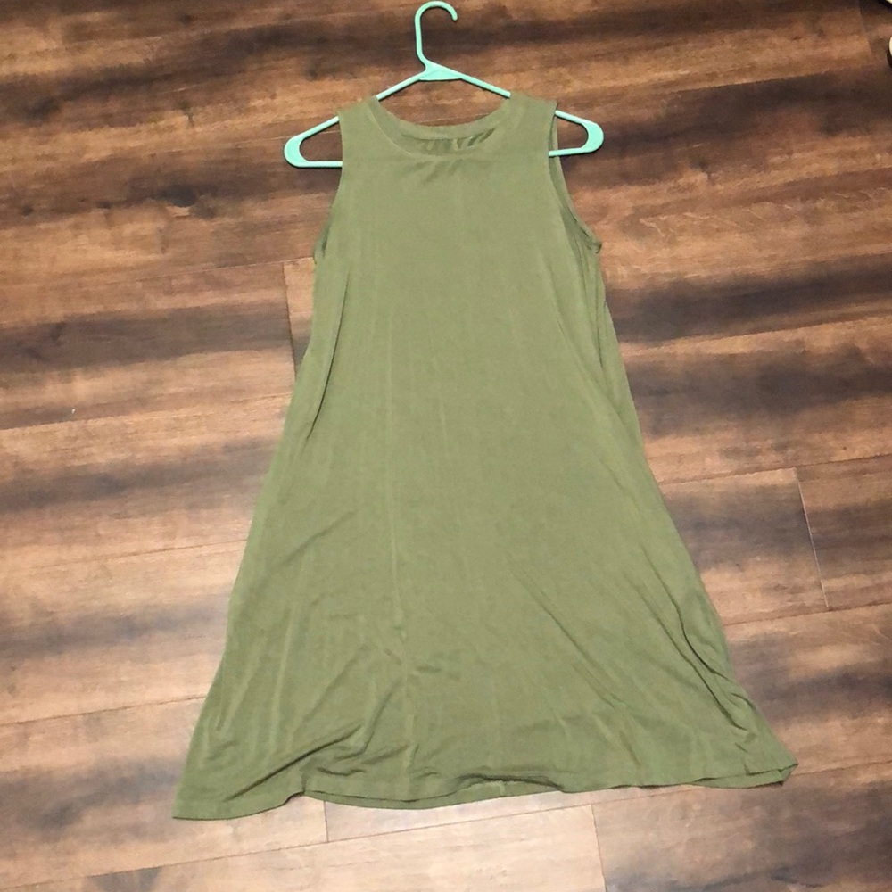 Sleeveless dresses